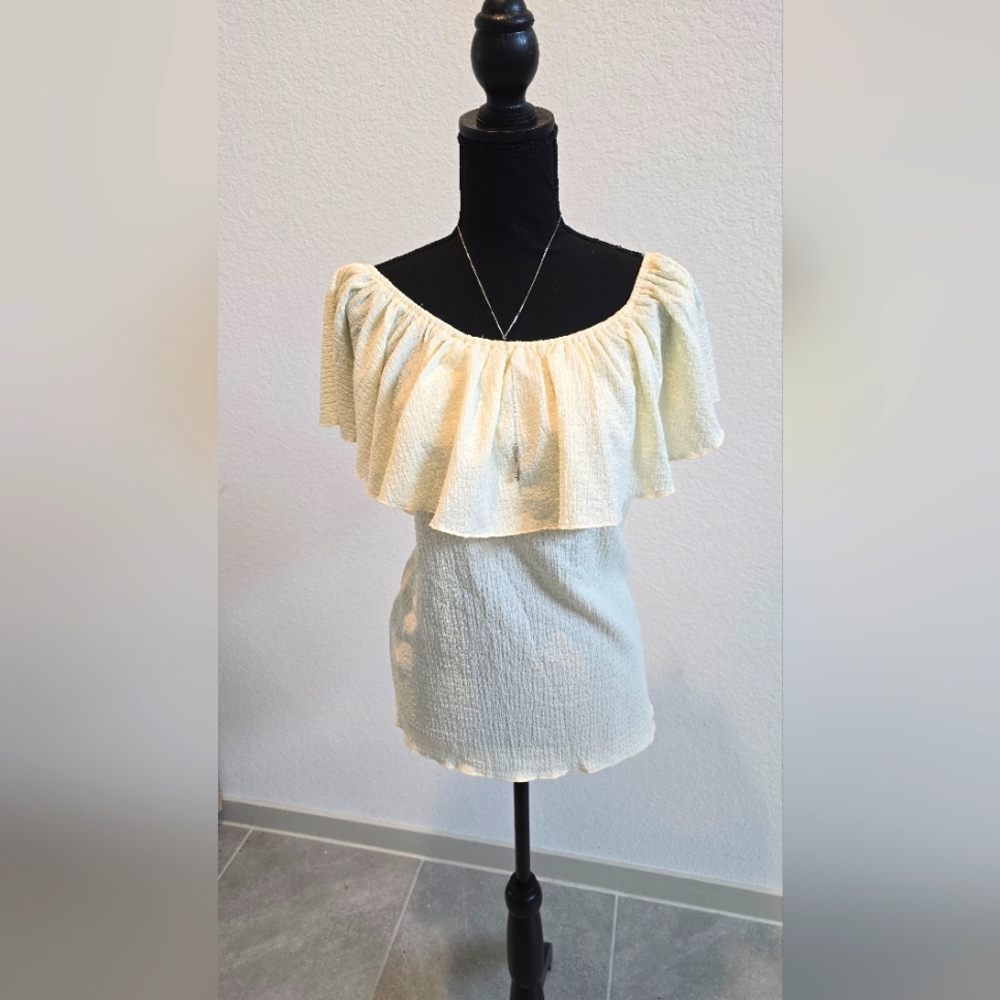 SHEIN Cream Textured Fabric